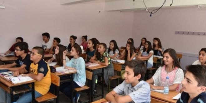 �stanbul'da 3 milyon 200 bin ��renci ders ba�� yapacak