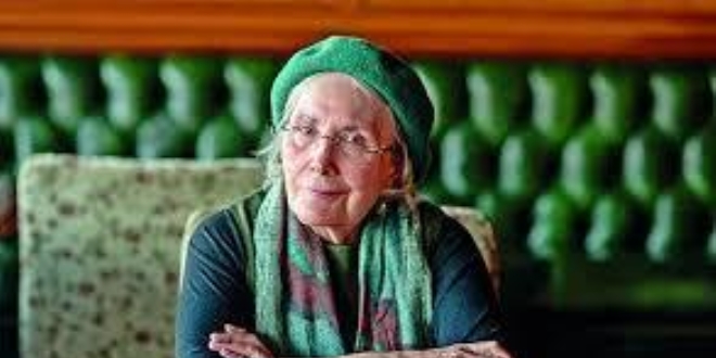 Erdal Öz Edebiyat Ödülü'nün yeni sahibi Adalet Ağaoğlu oldu
