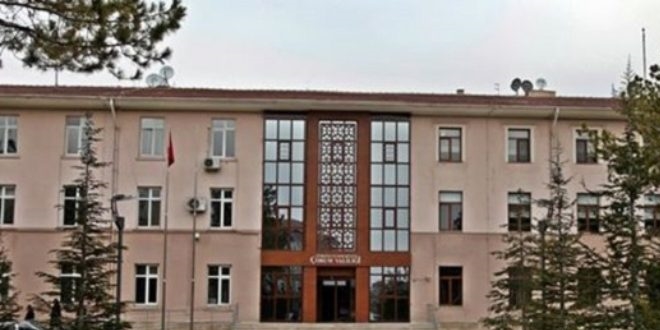 Çorum Valisi, MEB'in işine karışmamalı!