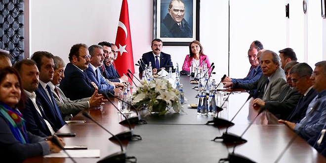 Rektör Tekin göreve başladı