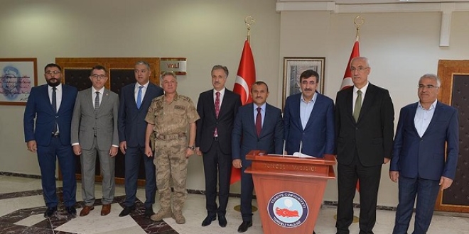 'Tunceli art�k ihracat�� bir il'