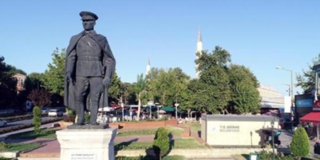 Edirne'de tartışma yaratan 'tuvalet' kaldırıldı