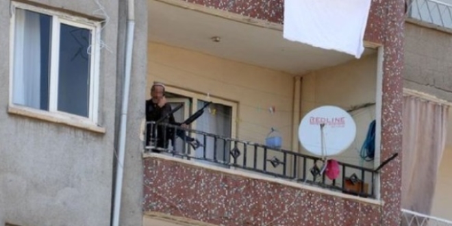 Diyarbakr'da dehet anlar! zel harekat eli tetikte bekledi