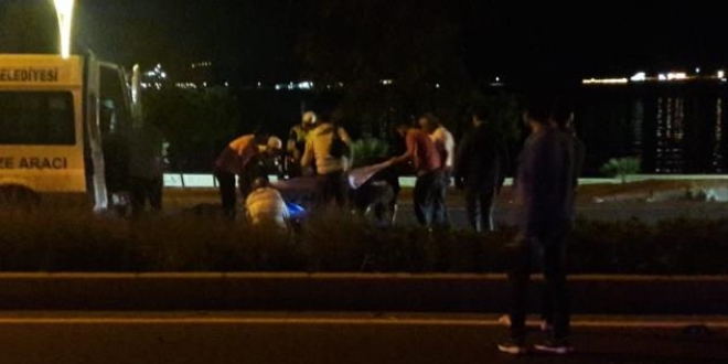 �zmir'de otomobil yayaya �arpt�: 1 �l�