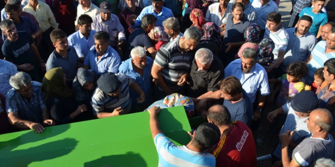 Kına gecesi öncesi intihar eden gelin toprağa verildi