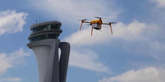 PTT, TEKNOFEST'te 'kargo drone' uçurdu