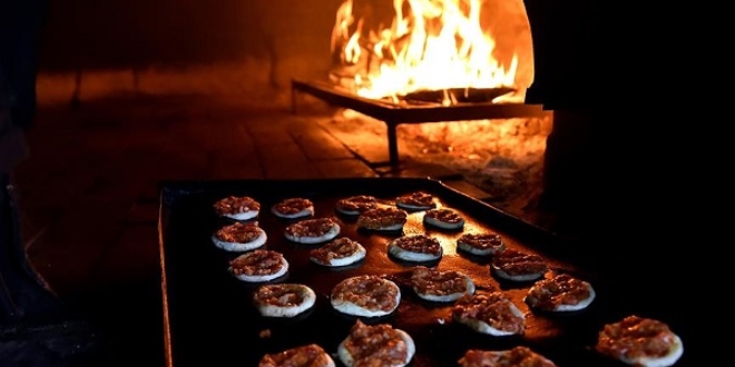 Bu ilçede bir porsiyon lahmacun en az 12 adet