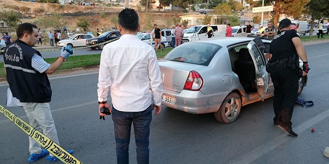 Nişanlısının eski kocasını öldürdü
