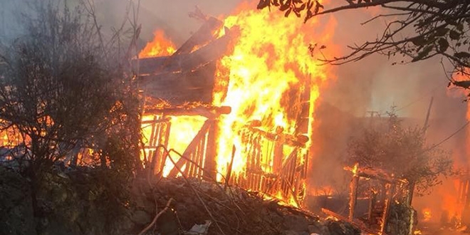 Kastamonu'da yang�n facias�! 8 ev k�l oldu