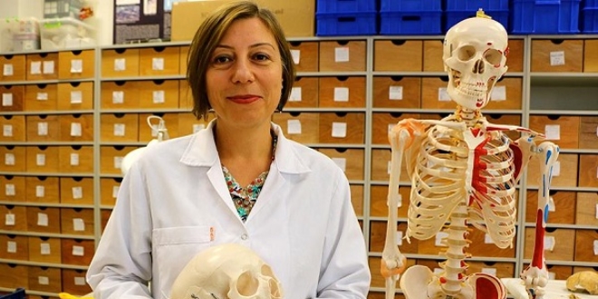 Geçmişin izini 'iskeletler'le sürüyor