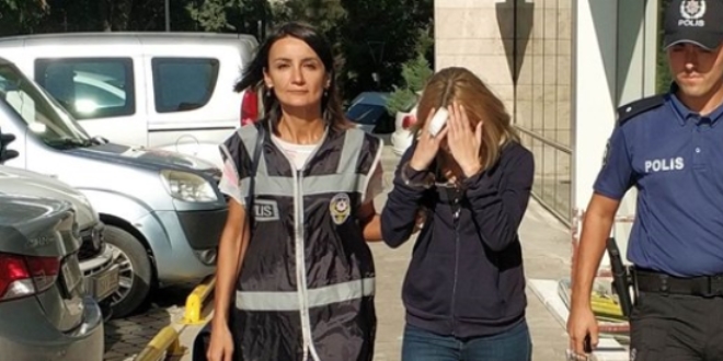 Arkadaşının kulağını ısırarak koparan kadın tutuklandı