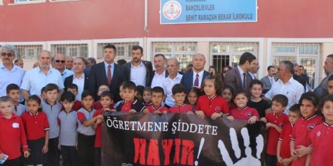 Öğretmene saldırı protesto edildi