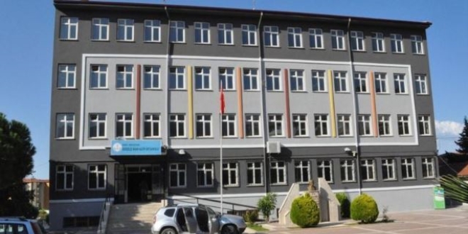 'Yeterli öğrenci kayıt yaptırmadı, ortaokul açılamadı'