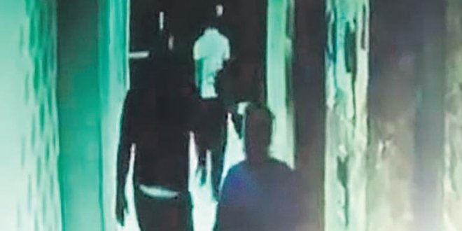 14 yaşındaki oğullarını 'katil' yaptılar