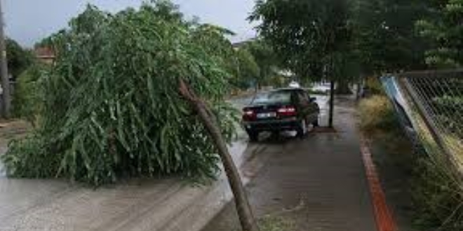 Ankara Valili�i'nden 'f�rt�na' uyar�s�