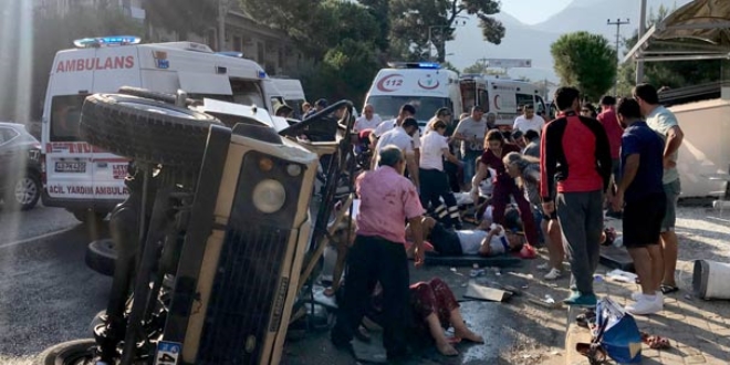 Fethiye'de safari cipi devrildi: 11 yaralı