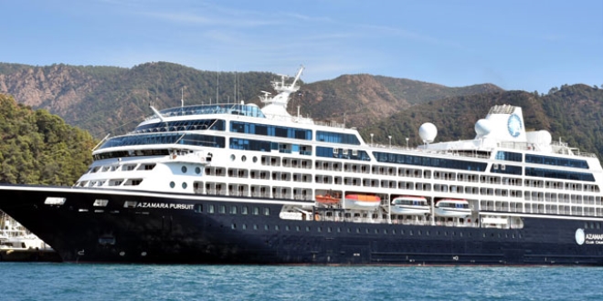 Lüks yolcu gemisi Marmaris'e demir attı