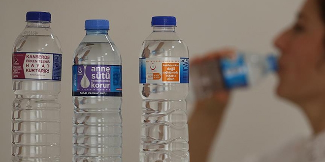 150 milyon su şişesiyle sağlığa dikkati çektiler