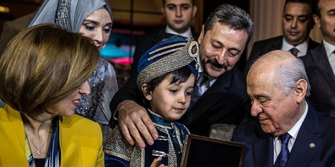 MHP lideri Bahçeli sünnet düğününe katıldı