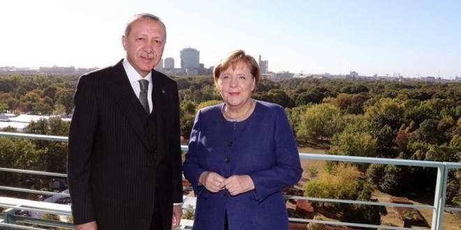 Erdoan ile Merkel kahvaltda bir araya geldi