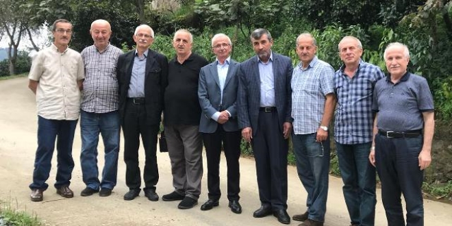 50 y�l �nceki ilkokul ��retmenlerini ziyaret ettiler