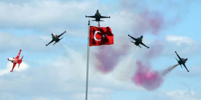 T�rk Y�ld�zlar�'ndan Rize'de g�steri