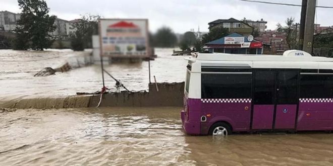 Sakarya ve Kocaeli'de sağanak sele yol açtı
