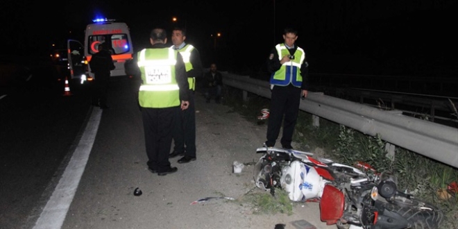 Burdur'da motosiklet bariyere çarptı: 1 ölü