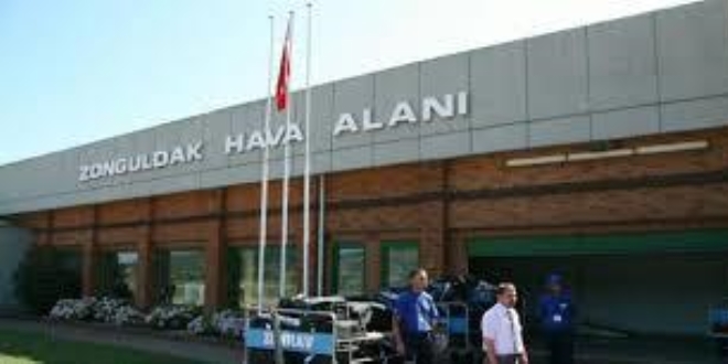 Zonguldak'ta yolcu uçağı pistten çıktı
