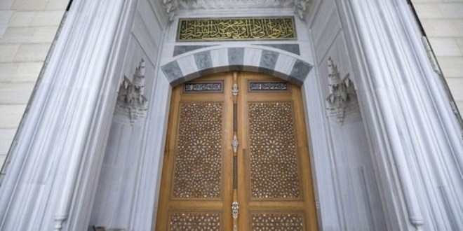Çamlıca Camii'ne 6 tonluk kündekari kapı