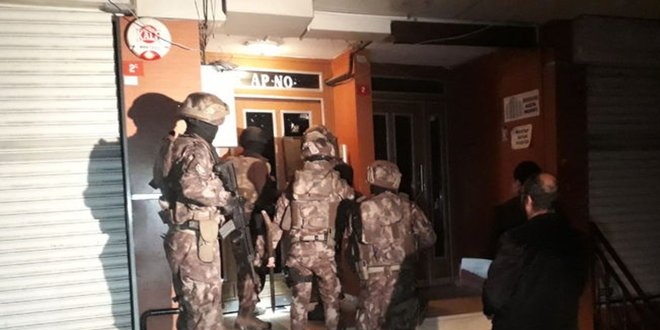 Yurtdışına komisyonla para gönderen 416 kişiye gözaltı