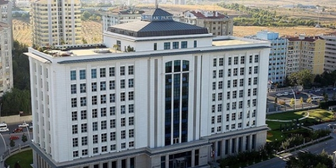 AK Parti MYK topland�