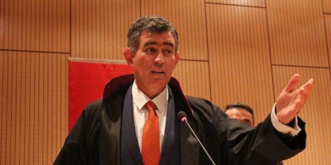 Feyzioğlu: İnsanlığını unutandan hukukçu olmaz