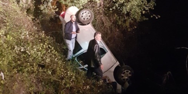 Otomobil şarampole yuvarlandı: 2 ölü, 4 yaralı