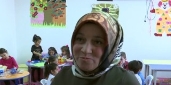 Ortaokul, lise ve ünivesiteyi dışarıdan bitirip kreş öğretmeni oldu