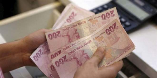Çalışan annelere 400 TL'lik destek