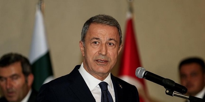 Hulusi Akar'dan ter�rle m�cadelede kararl�l�k mesaj�