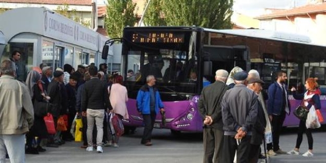 Halk otobüslerinde 'gizli yolcu' ile denetim sürüyor