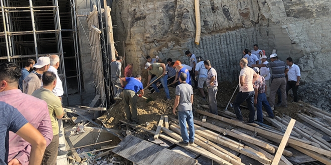 Hatay'da okulun istinat duvarı çöktü: 1 ölü, 2 yaralı