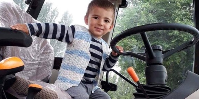 Oynarken ırmağa düşen minik Cihan öldü