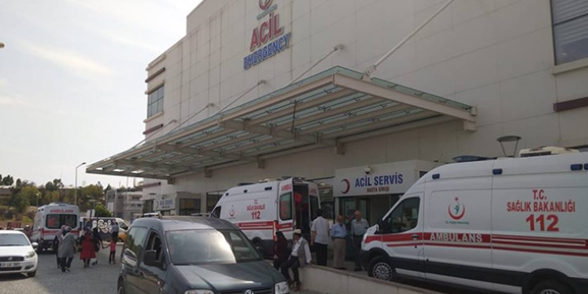 Ormandan toplad�klar� mantar� yiyen �ift zehirlendi