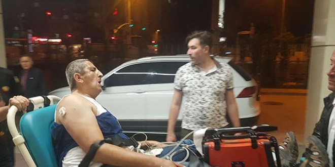 Cami bahçesinde maganda kurşuyla yaralandı