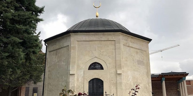 Erdoğan Macaristan'da Gül Baba Türbesi'ni açacak