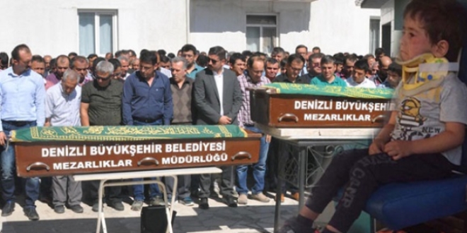 Kazada ölen iki kardeş yan yana toprağa verildi