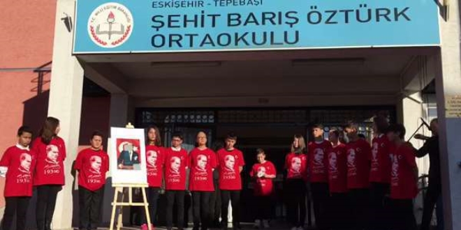 Kantinci ve öğretmen okulda kavga etti