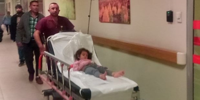 Balkondan düşen 3 yaşındaki çocuk yaralandı