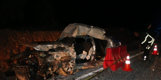 Aydın'da otomobil bariyere çarptı: 3 ölü, 2 yaralı
