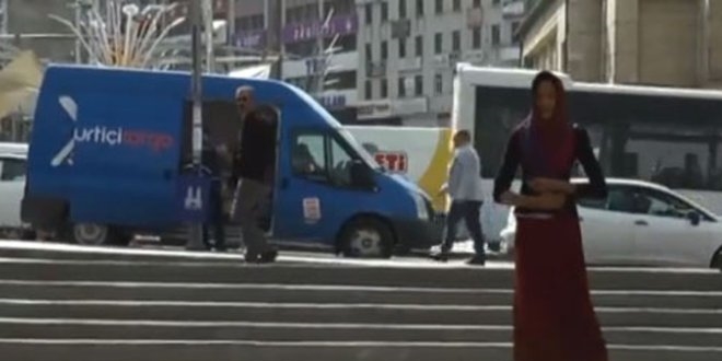 Boyu uzun diye ailesi tarafından evden kovuldu