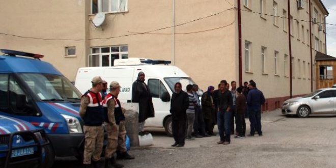 T�r�n alt�nda kalan 4 ya��ndaki �ocuk hayat�n� kaybetti