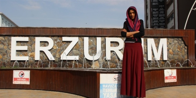 Boyu 2 metre olduğu için evden kovulduğu iddiası